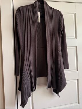 Renee C. Ribbed Open-Front Cardigan in Dark Brown